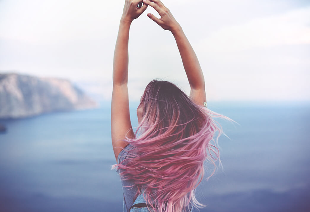 Hair color safe panorama pic: how colored hair is protected with St. Tropica Hair Mask